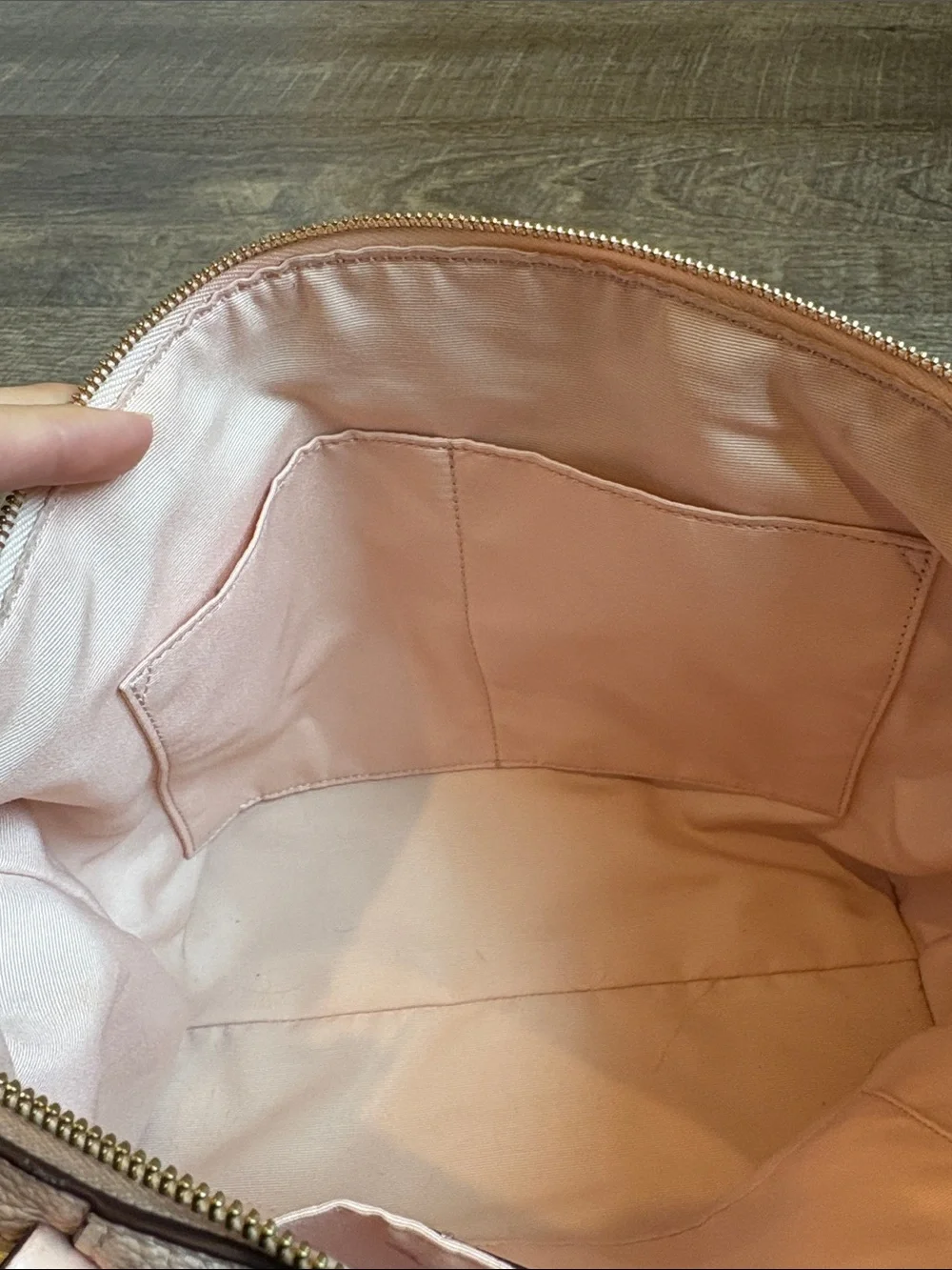Coach Kelsey Pebbled Leather Light Pink Crossbody Bag F28968
